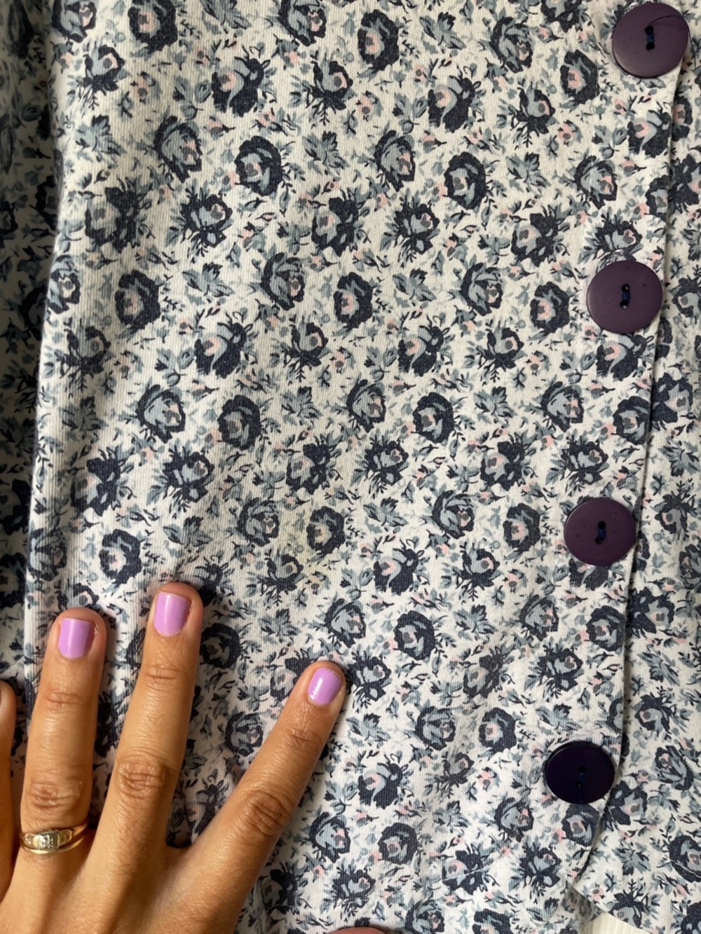 Jean Hillary Floral Button-Front Crop Blouse - Picture 4 of 5